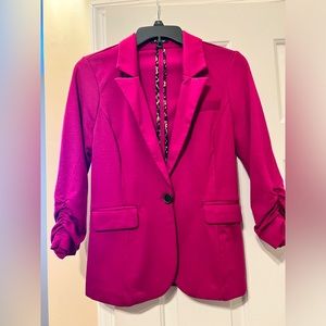 Pink fitted Guess blazer size medium. Very soft material. 3/4 sleeves.